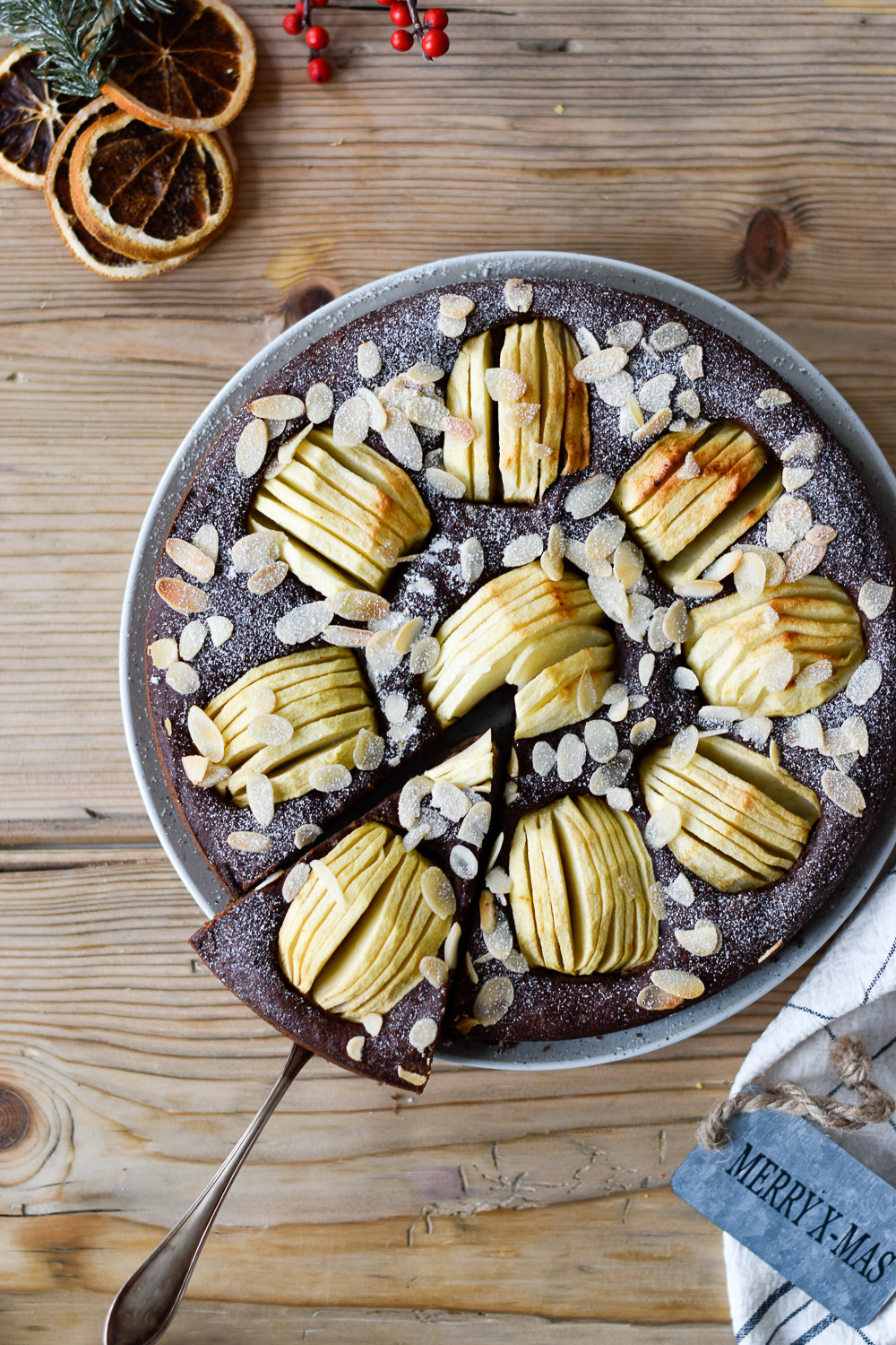 Apfel-Schoko-Gewürzkuchen - rein pflanzlich, vegan, glutenfrei, ohne raffinierten Zucker - inzone.biz