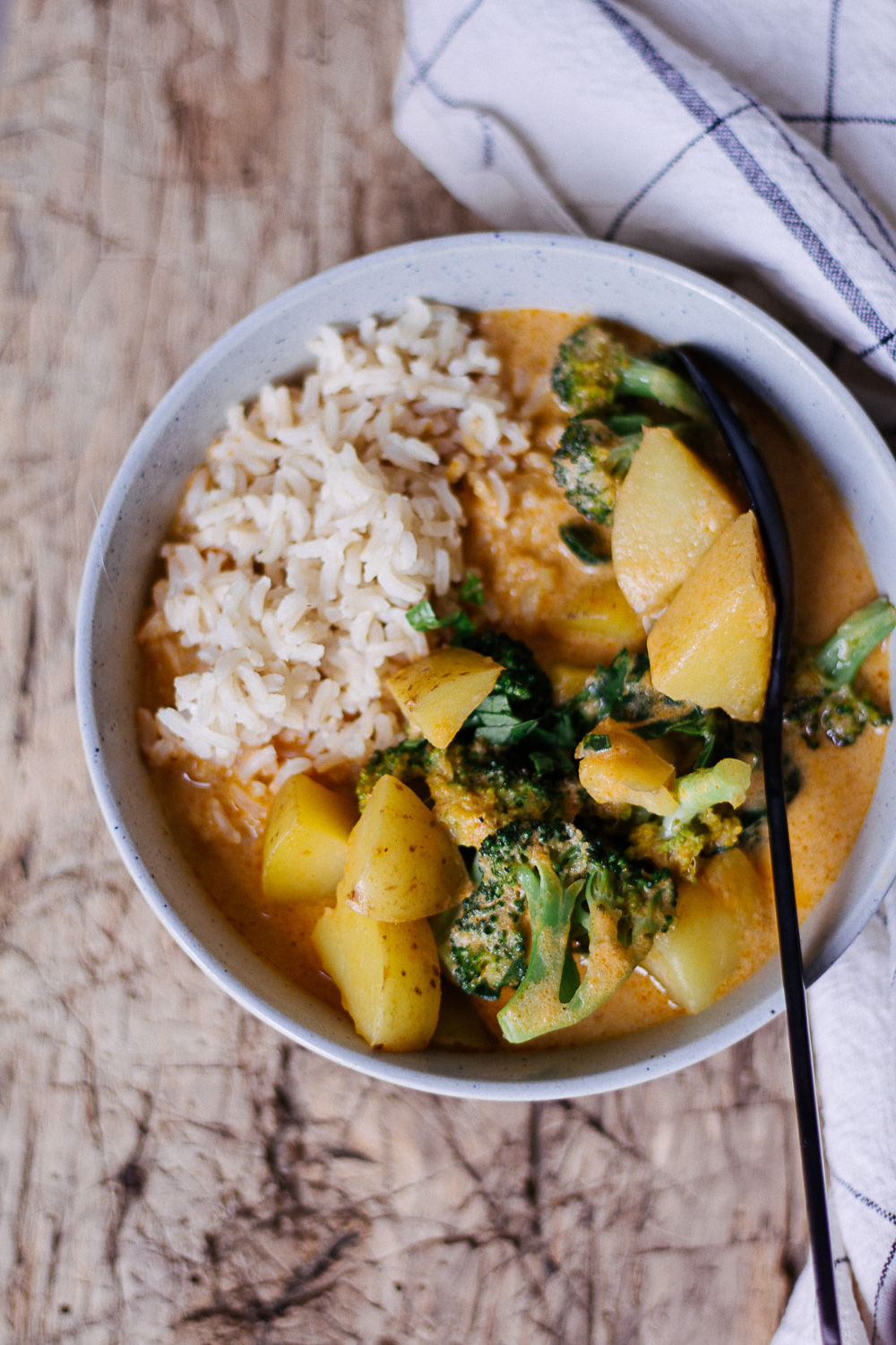 Ein Mahl etwas Gutes : Einfaches Herbst-Curry mit fast 5 Zutaten- rein pflanzlich, vegan, glutenfreie Option, ohne raffinierten Zucker - inzone.biz