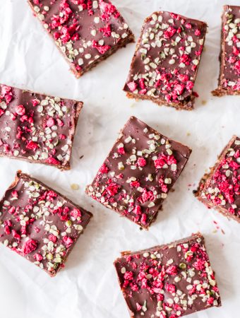 Energy-Riegel mit Hanfsamen – rein pflanzlich, vegan, glutenfrei, ohne raffinierten Zucker - inzone.biz