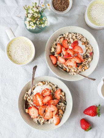 Zitroniges Birchermüsli mit Erdbeeren und wieso wir mehr über Darmgesundheit sprechen sollten