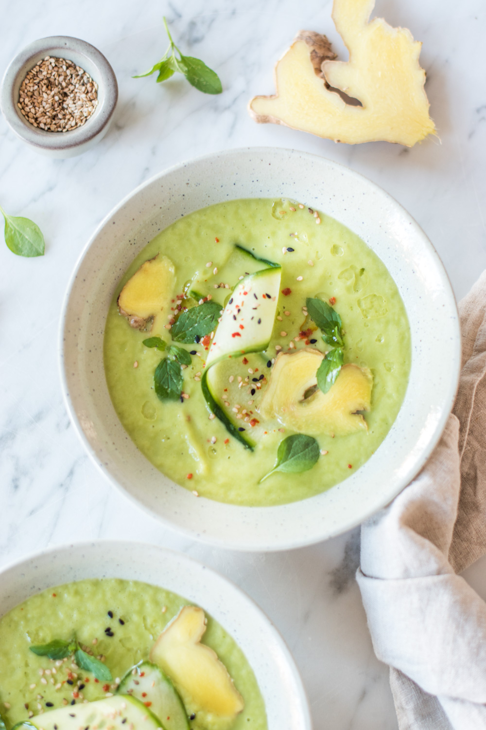 Erfrischende Avocado-Ingwer-Suppe – rein pflanzlich, vegan, glutenfrei, ohne raffinierten Zucker - inzone.biz