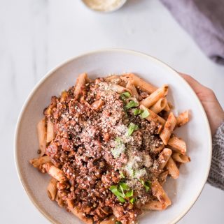 Fleischlose Bolognese – rein pflanzlich, vegan, glutenfrei, ohne raffinierten Zucker - inzone.biz