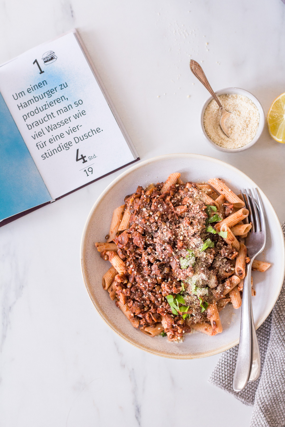 Fleischlose Bolognese – rein pflanzlich, vegan, glutenfrei, ohne raffinierten Zucker - inzone.biz