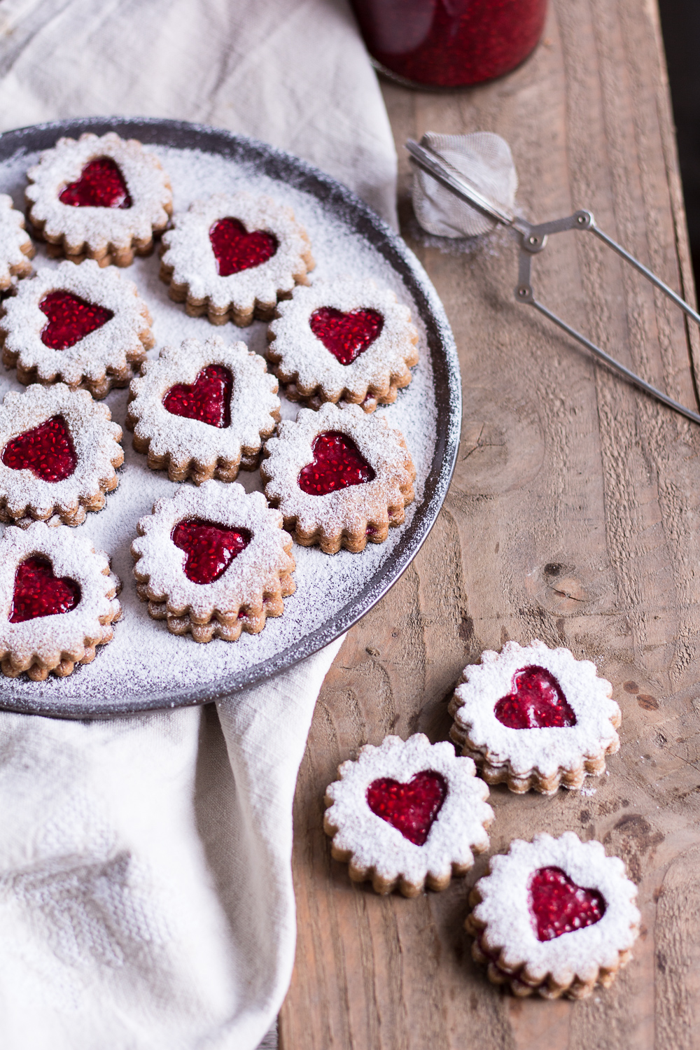 Gesunde Spitzbuben-Plätzchen - rein pflanzlich, vegan, ohne raffinierten Zucker, glutenfrei - inzone.biz