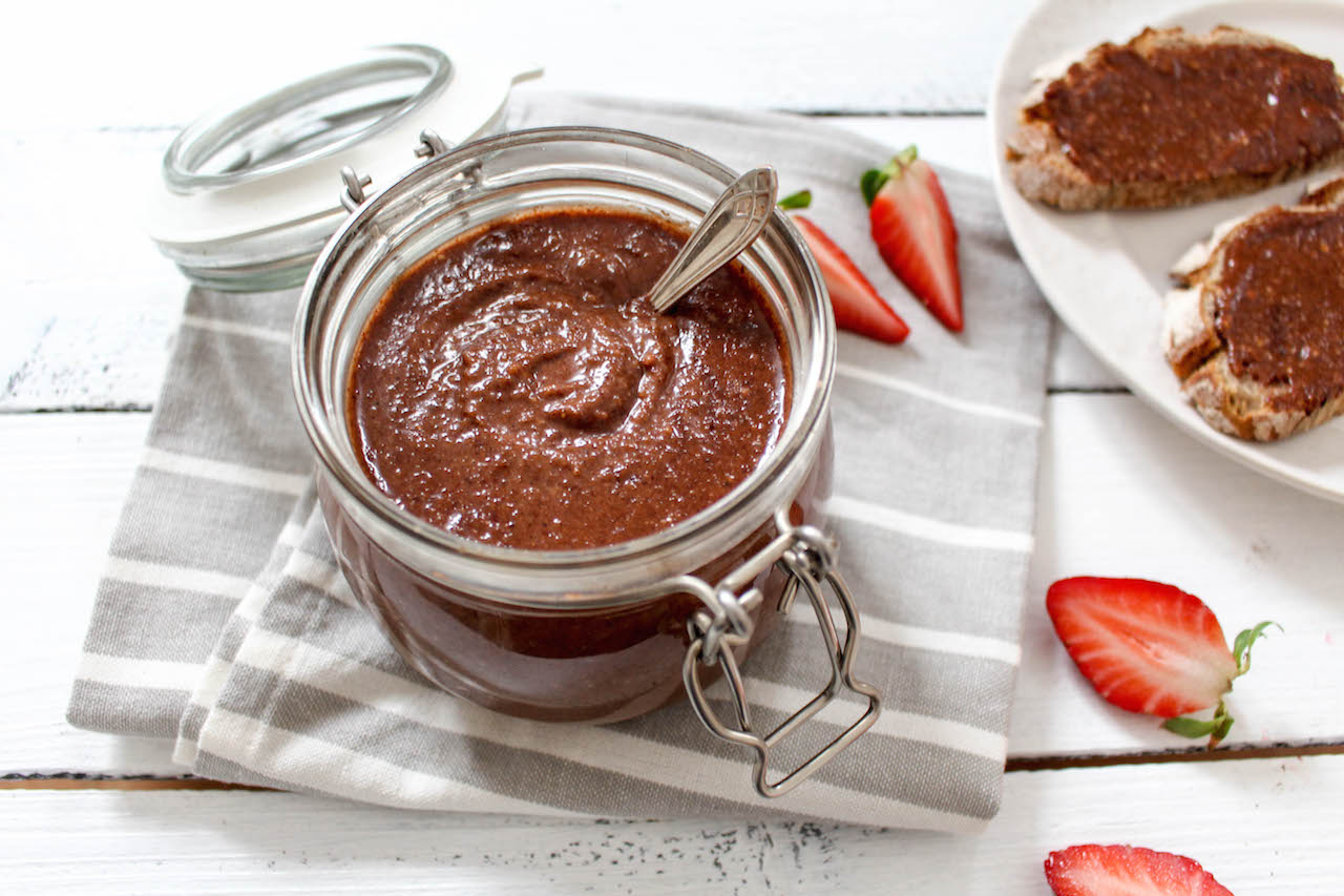 Gesundes Nutella - ohne raffinierten Zucker, vegan, rein pflanzlich, gesund, glutenfrei - inzone.biz