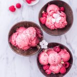 2-Zutaten Himbeer-Nicecream - rein pflanzlich, vegan, glutenfrei, ohne raffinierten Zucker - inzone.biz