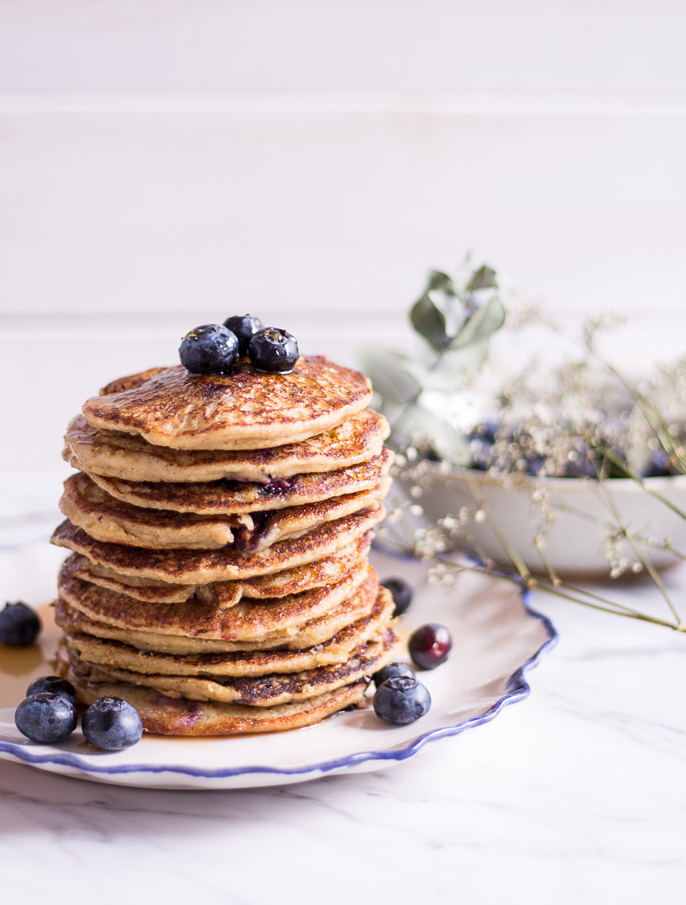 Gesunde Blaubeer-Hirse-Pancakes - rein pflanzlich, vegan, glutenfrei, ohne raffinierten Zucker - inzone.biz