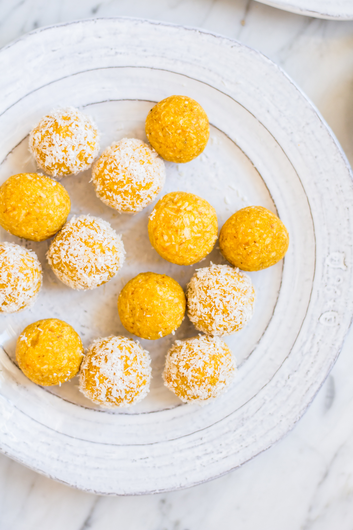 Mango Kokos Energy Balls – rein pflanzlich, vegan, glutenfrei, ohne raffinierten Zucker – inzone.biz