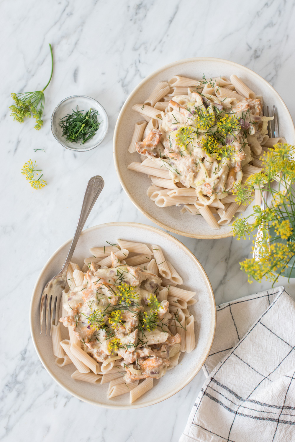 Pfifferlingspasta mit Cashew-Dill-Sauce - rein pflanzlich, vegan, glutenfrei, ohne raffinierten Zucker - inzone.biz
