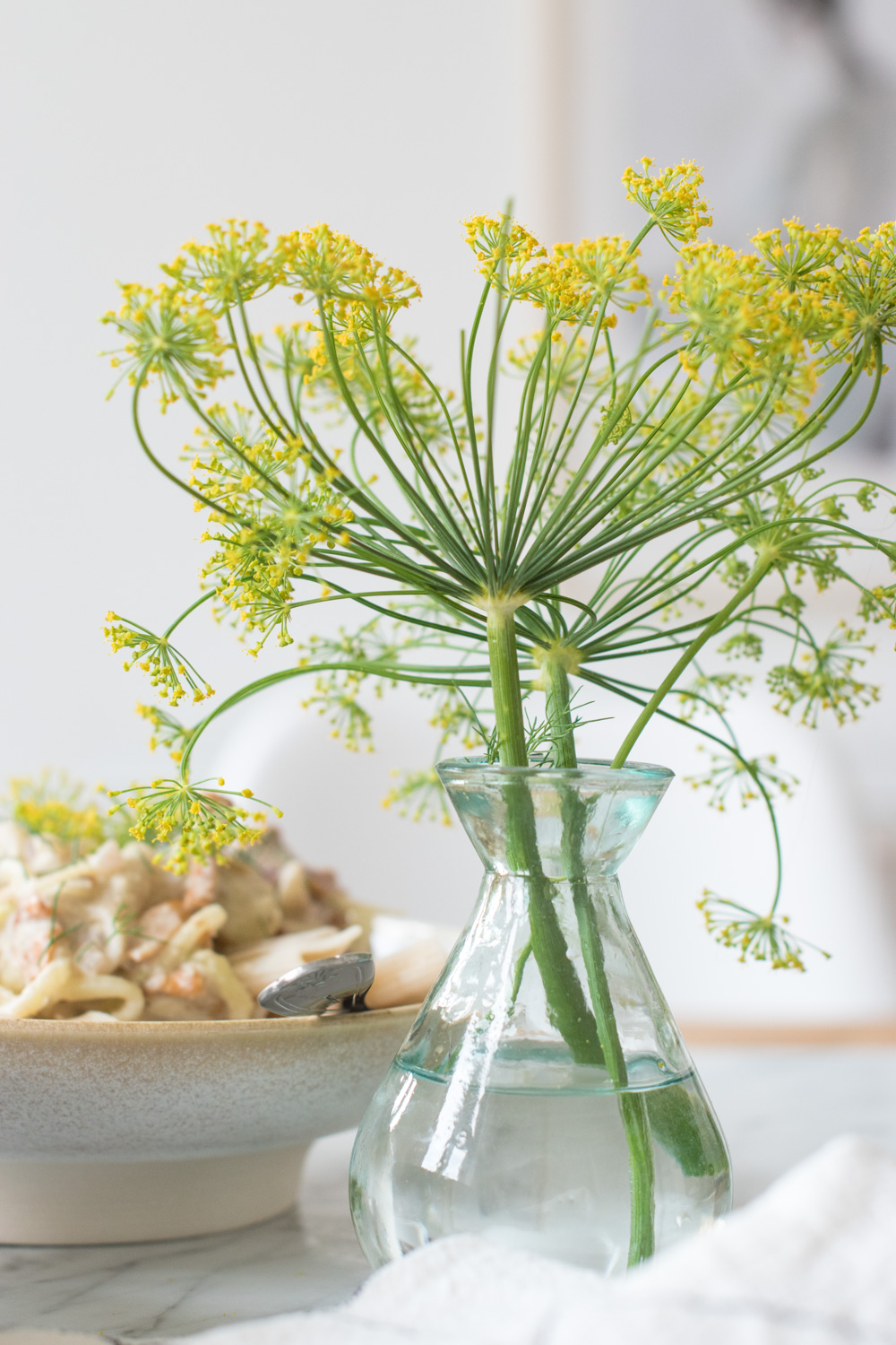 Pfifferlingspasta mit Cashew-Dill-Sauce - rein pflanzlich, vegan, glutenfrei, ohne raffinierten Zucker - inzone.biz