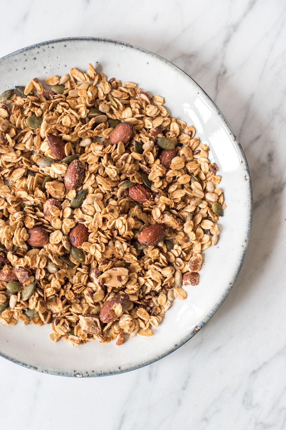 Pumpkin Spice Granola - rein pflanzlich, vegan, glutenfrei, ohne raffinierten Zucker - inzone.biz
