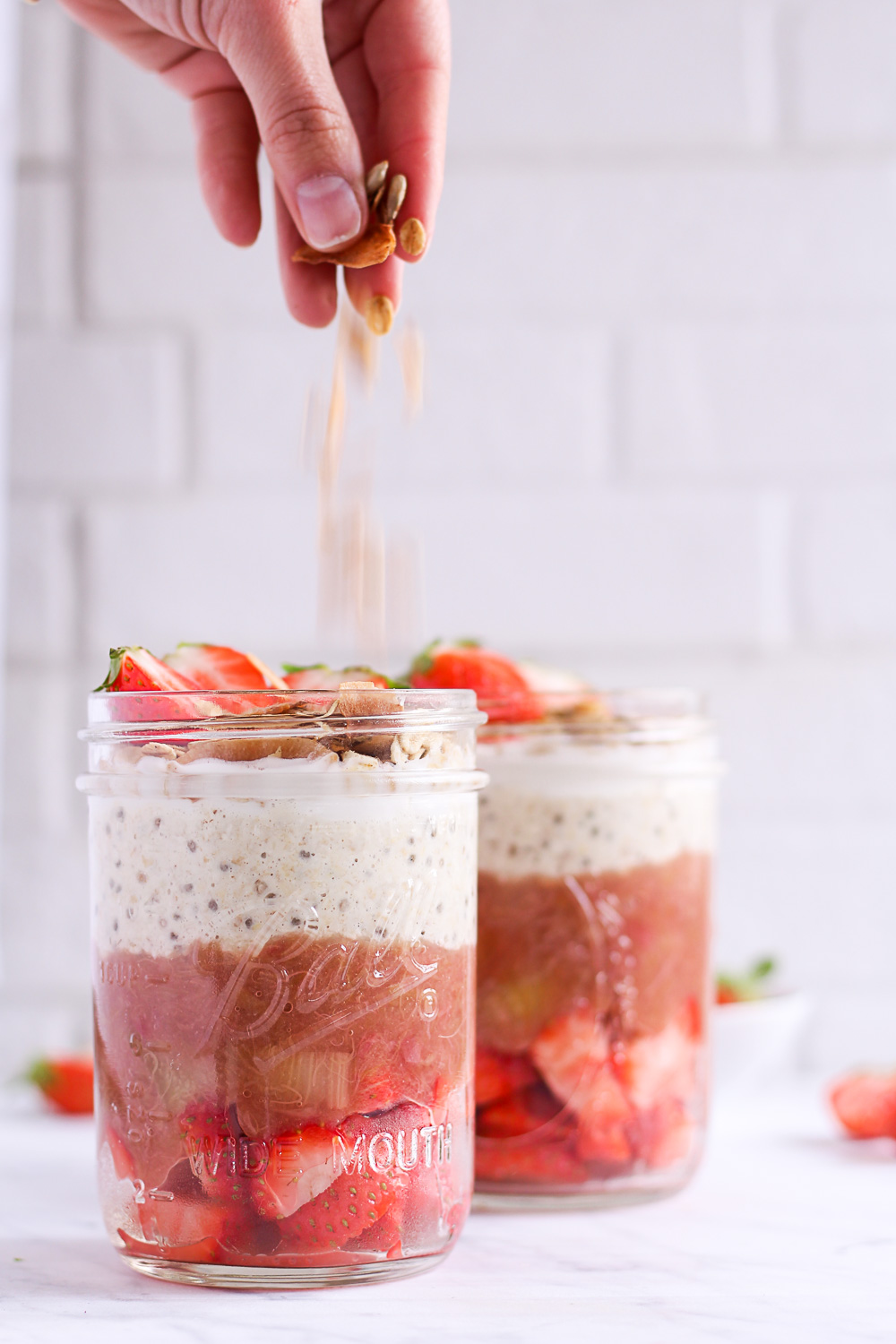 Rhabarber-Erdbeer-Parfait - rein pflanzlich, vegan, glutenfrei, ohne raffinierten Zucker - inzone.biz