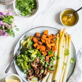 Frühlingshafte Spargel-Bowl – rein pflanzlich, vegan, glutenfrei, ohne raffinierten Zucker – inzone.biz