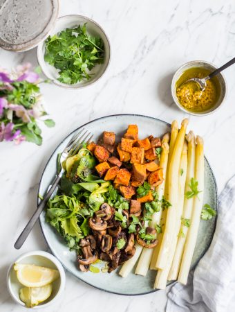 Frühlingshafte Spargel-Bowl – rein pflanzlich, vegan, glutenfrei, ohne raffinierten Zucker – inzone.biz