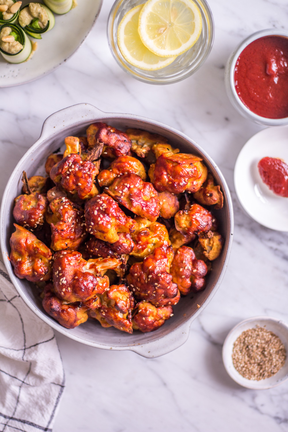 Scharfe Blumenkohl Wings – rein pflanzlich, vegan, glutenfrei, ohne raffinierten Zucker - inzone.biz