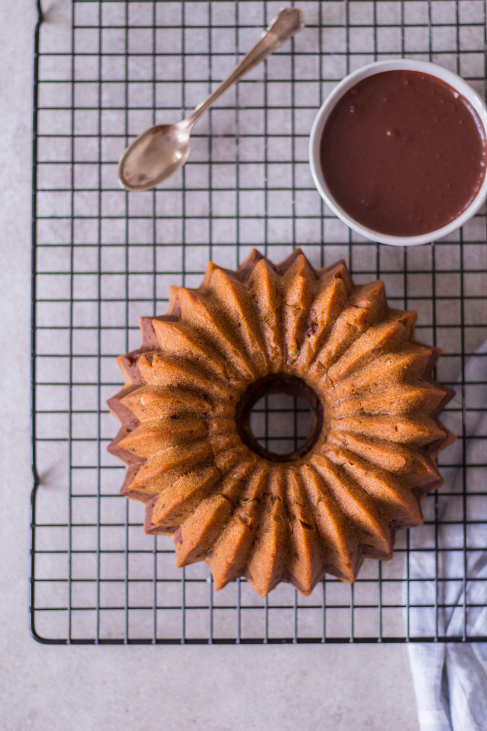 Süßkartoffel-Gewürz-Gugelhupf - rein pflanzlich, vegan, glutenfrei, ohne raffinierten Zucker - inzone.biz