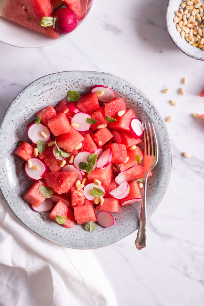 Wassermelone-Radieschen Salat - vegetarisch, rein pflanzlich, vegan, ohne raffinierten Zucker, glutenfrei - inzone.biz